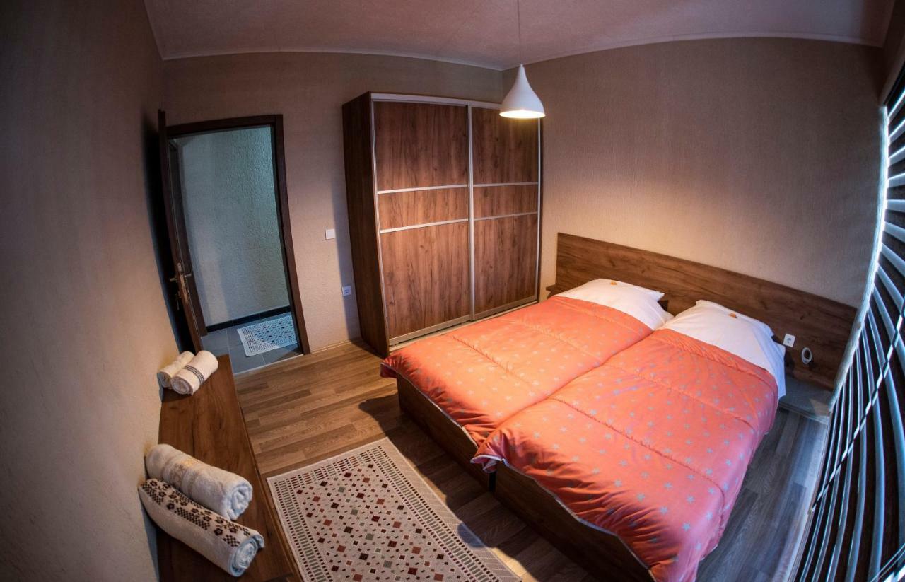 Dionis Rooms & Apartments Prilep Kültér fotó