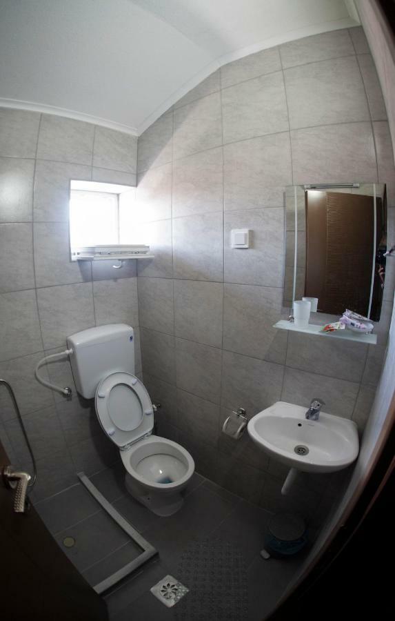 Dionis Rooms & Apartments Prilep Kültér fotó