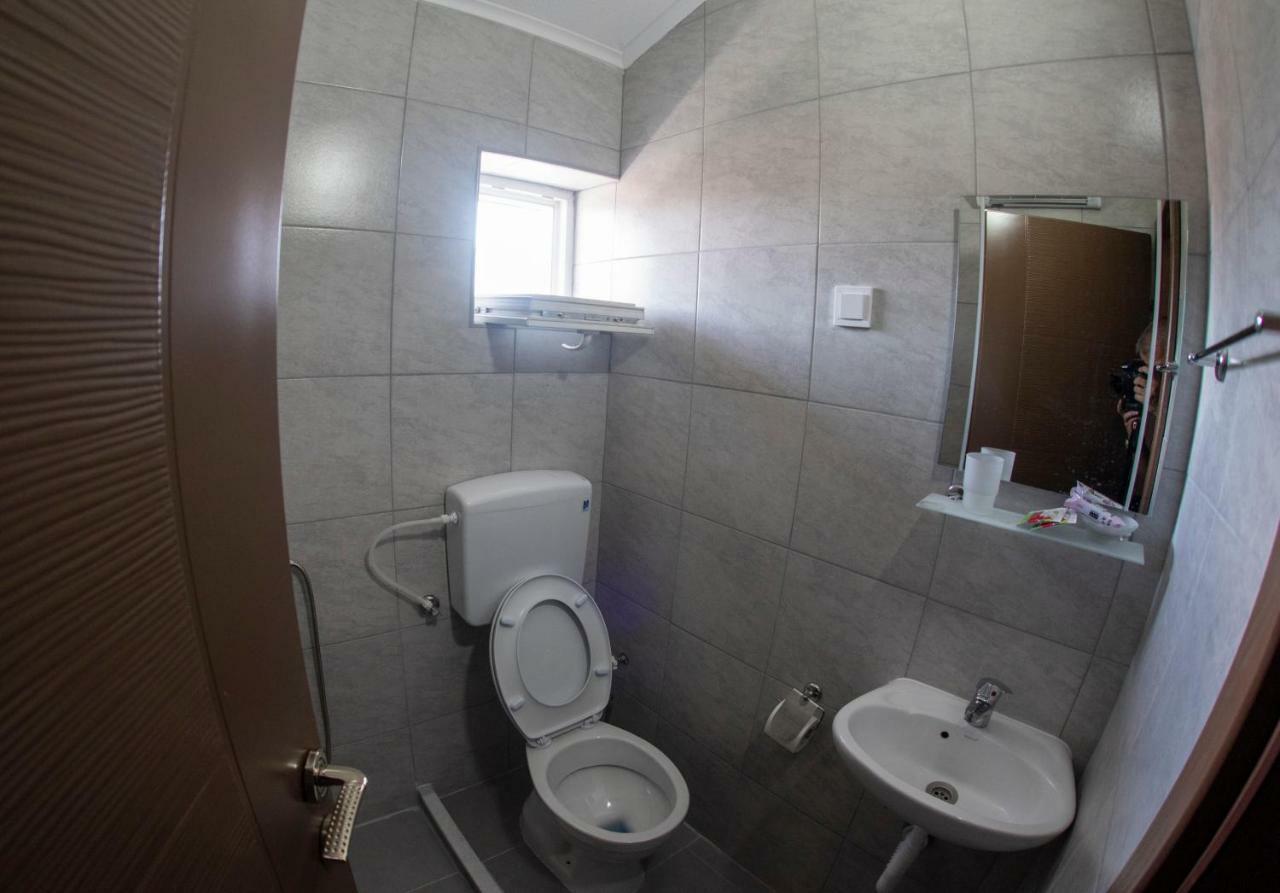 Dionis Rooms & Apartments Prilep Kültér fotó