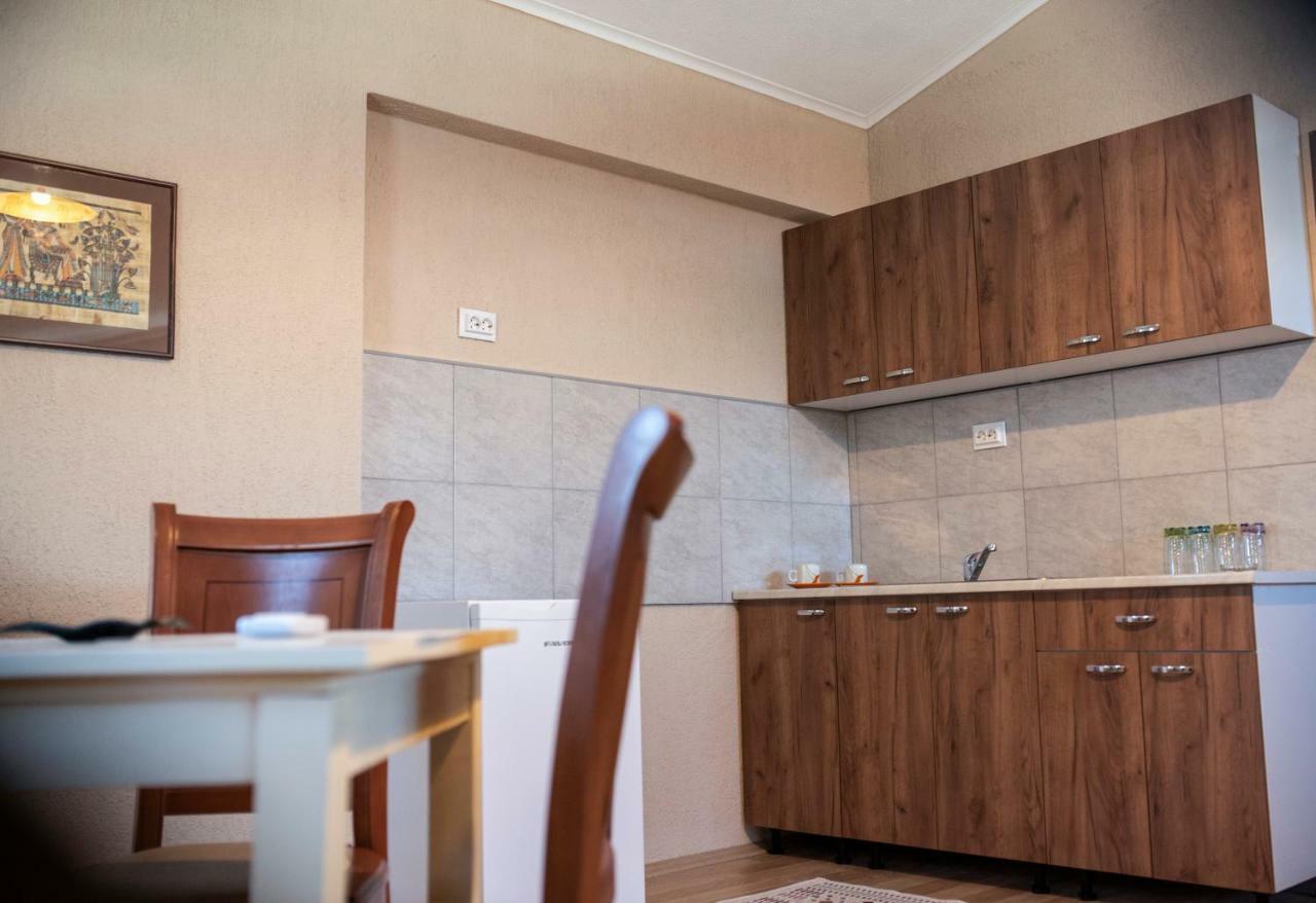 Dionis Rooms & Apartments Prilep Kültér fotó