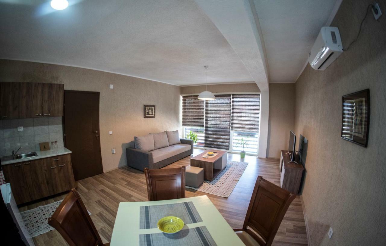 Dionis Rooms & Apartments Prilep Kültér fotó