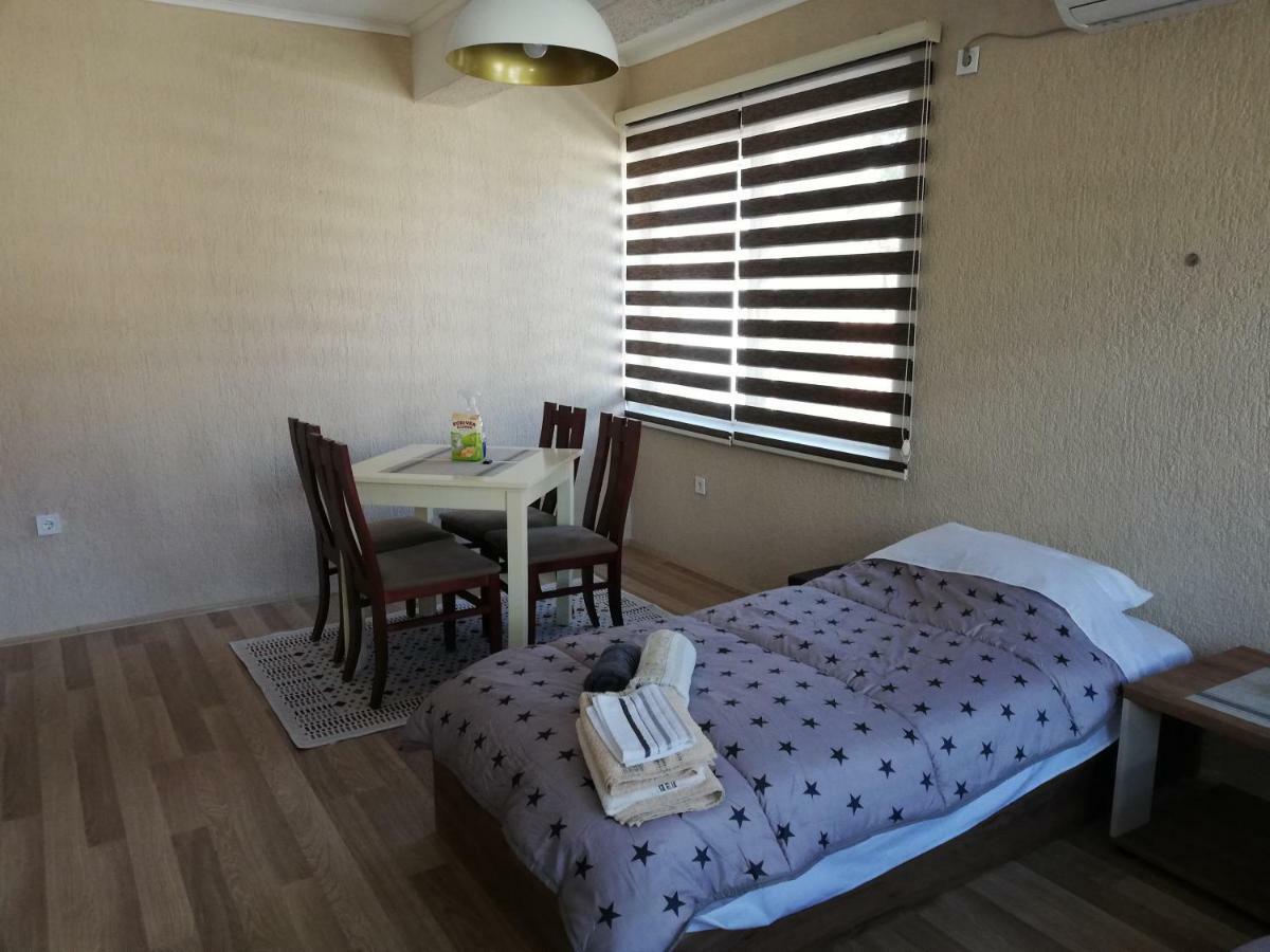 Dionis Rooms & Apartments Prilep Kültér fotó